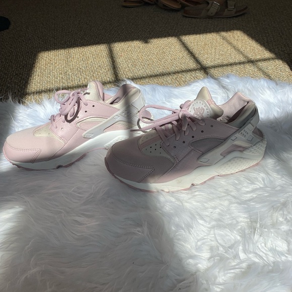 Nike Shoes - Pink nike huaraches